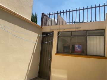 RESIDENCIA CTO.INGENIEROS,CDA.SATELITE, 4 RECÁMARAS,ESTUDIO, PORTÓN ELEC.