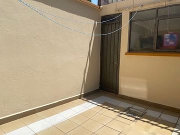 RESIDENCIA CTO.INGENIEROS,CDA.SATELITE, 4 RECÁMARAS,ESTUDIO, PORTÓN ELEC.