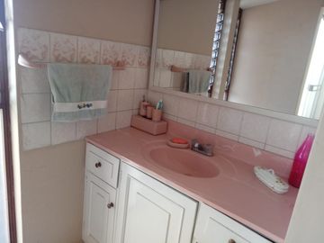 EN VENTA!!! BONITA CASA DE 2 PISOS