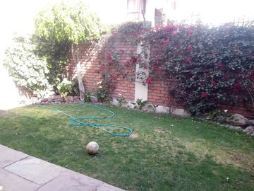 EN VENTA!!! BONITA CASA DE 2 PISOS