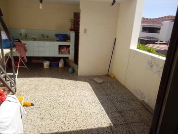EN VENTA!!! BONITA CASA DE 2 PISOS