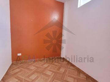 VENTA DE CASA EN URBANIZACIÓN LOS SAUCES AL COSTADO DE LA UNIVERSIDAD SIPÁN