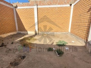 VENTA DE CASA EN URBANIZACIÓN LOS SAUCES AL COSTADO DE LA UNIVERSIDAD SIPÁN