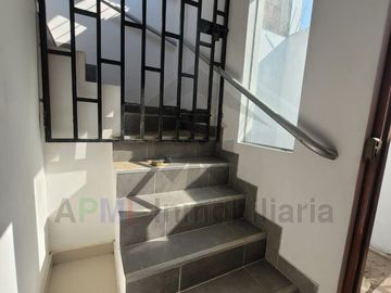 VENTA DE CASA EN URBANIZACIÓN LOS SAUCES AL COSTADO DE LA UNIVERSIDAD SIPÁN