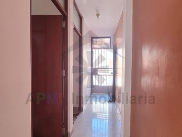 VENTA DE CASA EN URBANIZACIÓN LOS SAUCES AL COSTADO DE LA UNIVERSIDAD SIPÁN