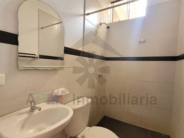 VENTA DE CASA EN URBANIZACIÓN LOS SAUCES AL COSTADO DE LA UNIVERSIDAD SIPÁN