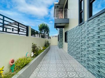 FOR SALE PRE OWNED HOUSE WITH EXTRA LOT ALONG MAIN ROAD NEAR CLARK AND NLEX