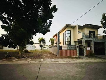 FOR SALE PRE OWNED HOUSE WITH EXTRA LOT ALONG MAIN ROAD NEAR CLARK AND NLEX