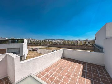 CASA EN VENTA CON ROOF GARDEN EN PARQUE SONORA