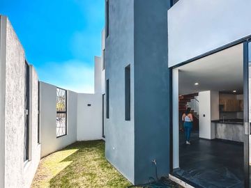 CASA EN VENTA CON ROOF GARDEN EN PARQUE SONORA