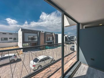 CASA EN VENTA CON ROOF GARDEN EN PARQUE SONORA