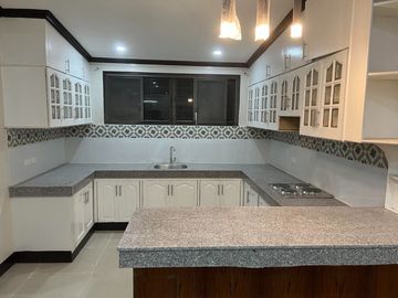 Newly Renovated Bungalow House for Sale in Brgy Paltok, Quezon City near Starbucks West Avenue
