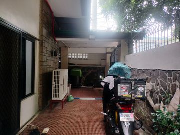 Newly Renovated Bungalow House for Sale in Brgy Paltok, Quezon City near Starbucks West Avenue