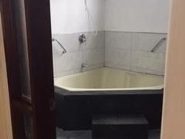 ALQUILO COMODO DEPARTAMENTO LAS ARTES NORTE SAN BORJA 100 MT2 S/.1,800.00 soles 1 DORMITORIO