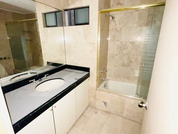 Vendo Departamento en Las Lomas de La Molina Vieja frente a parque