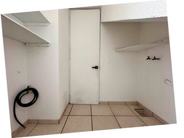 CASA EN VENTA EN GRAN JARDÍN LEÓN, GTO. CASA CON ILUMACIÓN LED Y BAÑOS ECOLÓGICOS. AMPLIO JARDÍN Y HABITACIÓN PRINCIPAL CON DOBLE ALTURA.
