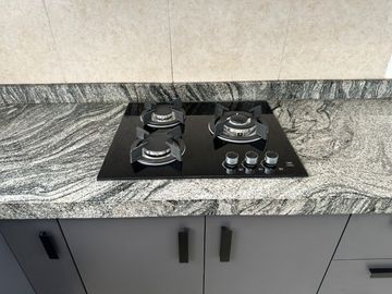 CASA EN VENTA EN GRAN JARDÍN LEÓN, GTO. CASA CON ILUMACIÓN LED Y BAÑOS ECOLÓGICOS. AMPLIO JARDÍN Y HABITACIÓN PRINCIPAL CON DOBLE ALTURA.