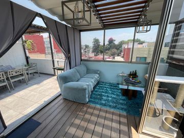 Venta de casa en condominio con Roof Garden privado en Portales Sur, CDMX