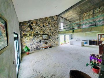 CASA DE CAMPO CON MAS DE UNA HECTAREA DE TERRENO A LAS AFUERAS DE CORDOBA