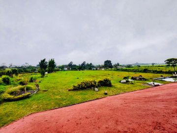 CASA DE CAMPO CON MAS DE UNA HECTAREA DE TERRENO A LAS AFUERAS DE CORDOBA