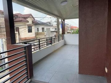WELL MAINTAINED MODERN HOME IN AN EXCLUSIVE VILLAGE NEAR CLARK AND BALIBAGO