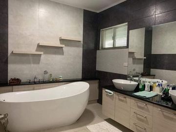 WELL MAINTAINED MODERN HOME IN AN EXCLUSIVE VILLAGE NEAR CLARK AND BALIBAGO