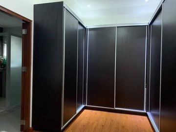 WELL MAINTAINED MODERN HOME IN AN EXCLUSIVE VILLAGE NEAR CLARK AND BALIBAGO
