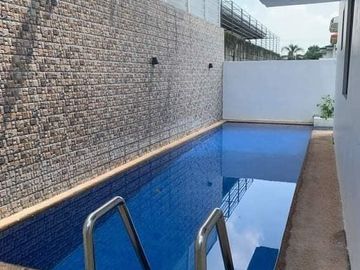 WELL MAINTAINED MODERN HOME IN AN EXCLUSIVE VILLAGE NEAR CLARK AND BALIBAGO