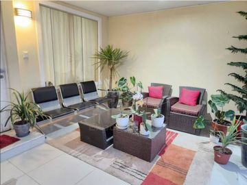 VENTA DE CASA DE 3 PISOS EN CONDOMINIO SOL DE PIMENTEL