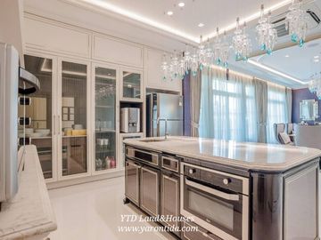 For Sale/Rent a magnificent luxury house, Nantawan Bangna KM 7, size XL, the largest house type in the compund. The house is spacious in every room, b