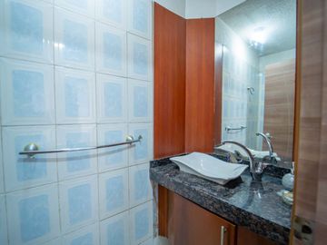 KENNEDY, CASA RENTERA VENTA, 2 PISOS
