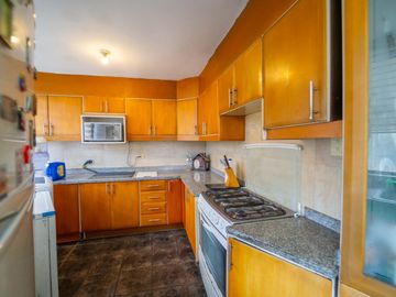 KENNEDY, CASA RENTERA VENTA, 2 PISOS