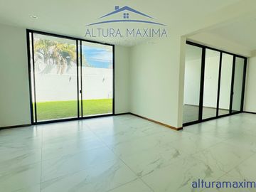 Casa Nueva en Venta Bugambilias Zapopan 1era Seccion