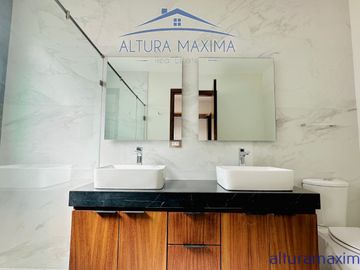 Casa Nueva en Venta Bugambilias Zapopan 1era Seccion