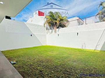 Casa Nueva en Venta Bugambilias Zapopan 1era Seccion
