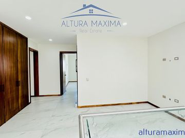 Casa Nueva en Venta Bugambilias Zapopan 1era Seccion