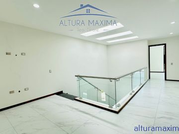 Casa Nueva en Venta Bugambilias Zapopan 1era Seccion