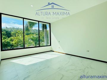 Casa Nueva en Venta Bugambilias Zapopan 1era Seccion