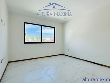 Casa Nueva en Venta Bugambilias Zapopan 1era Seccion