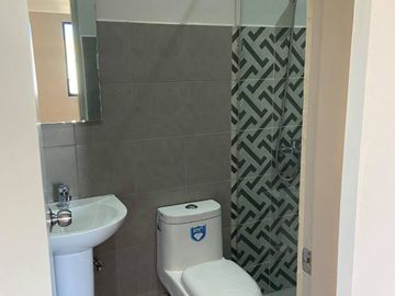 3 Storey Townhouse Unit Teacher's Village Quezon City UNIT 5