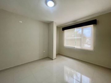 En venta casa en urbanización privada en zona sur de Manta