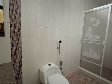 En venta casa en urbanización privada en zona sur de Manta
