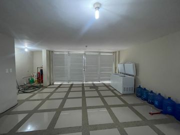 En venta casa en urbanización privada en zona sur de Manta