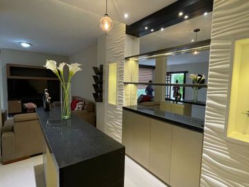 En venta casa en urbanización privada en zona sur de Manta