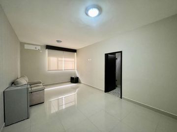 En venta casa en urbanización privada en zona sur de Manta