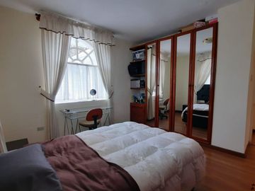 VENTA DE CASA CASA DE CAMPO SOBRE UN ÁREA DE TERRENO DE 4,325.02m2 EN URB. SANTA MARÍA – CUSCO