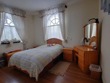 VENTA DE CASA CASA DE CAMPO SOBRE UN ÁREA DE TERRENO DE 4,325.02m2 EN URB. SANTA MARÍA – CUSCO