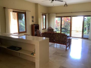 Casa de Venta cerca al Mar en Puerto Lopez Manabí
