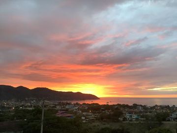 Casa de Venta cerca al Mar en Puerto Lopez Manabí