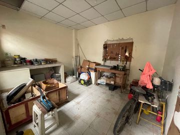En venta casa en Santa Adriana, frente al colegio Americano